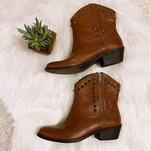 Rock & Republic | Billie Cognac Stud Ankle Boots